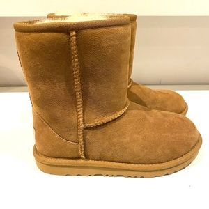 Brand New In Box Kids Uggs Chestnut Boots